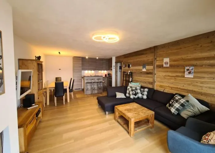 아파트 Mountain With Parking *